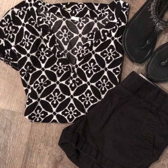 Old Navy black and white capped sleeve blouse XS - Picture 3 of 8